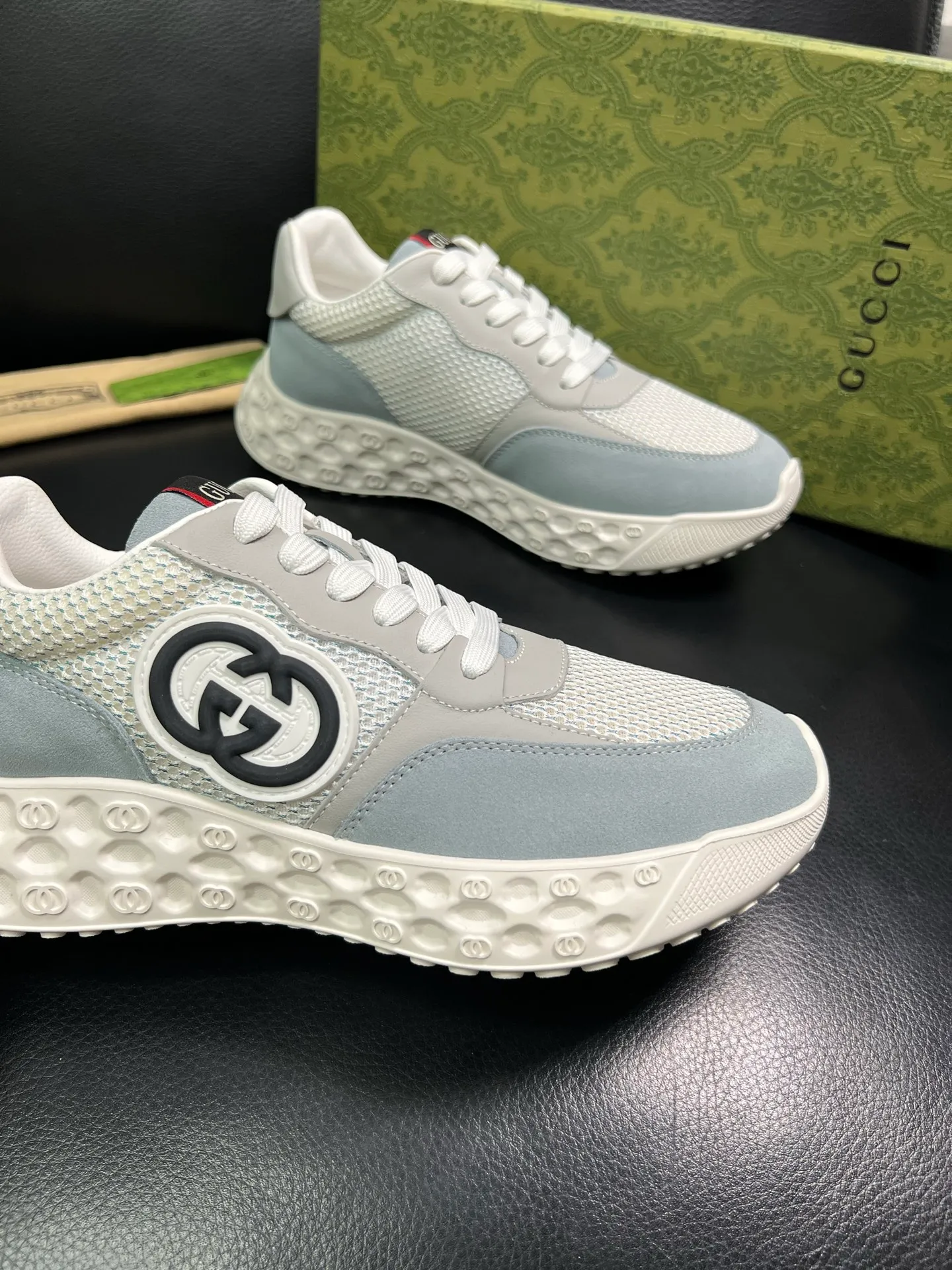 Men's shoes 💰780 Gucci top purchasing agency Gucci counter synchronization. Original factory configuration imported cowhide from Italy with mesh fabric, high-quality splicing and complex craftsmanship, imported cowhide lining, sole: original factory specially provided original sole super comfortable, original factory with single goods high quality, welcome to compare, code number 39-44 (customized 38 45) 85856